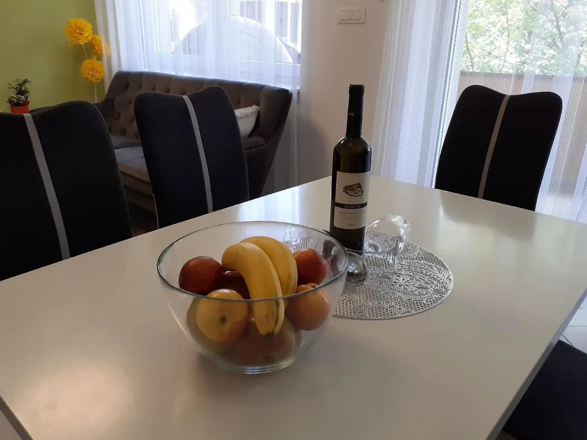 Apartment Mila With Whirlpool Malinska
