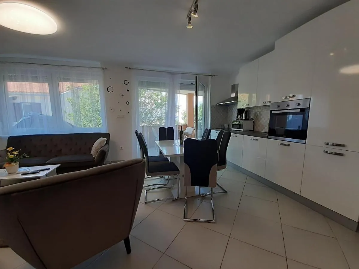 Apartment Mila With Whirlpool Malinska Croatia