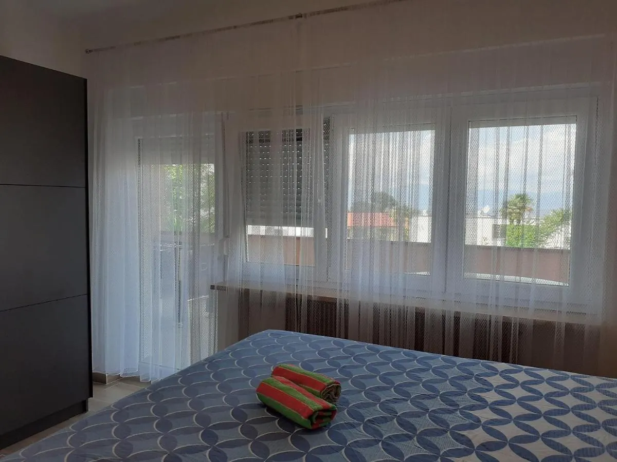 Apartment Mila With Whirlpool Malinska